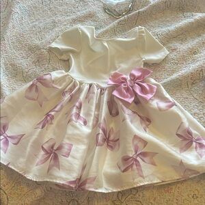 H&MGirls White Dress with Pink Bow Print and Satin Accent